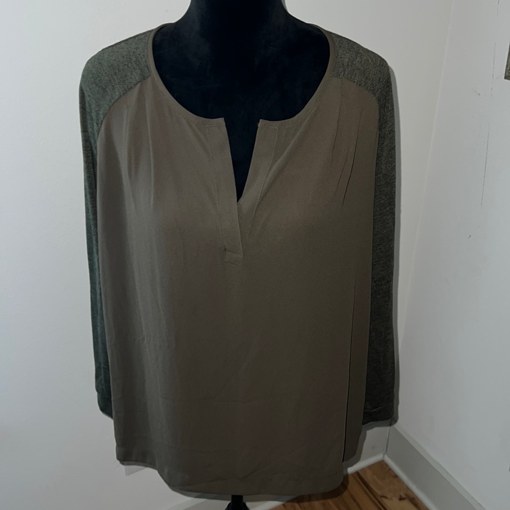 LOFT olive green mixed media v neck relaxed oversized top blouse Sz S